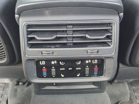 Used 2024 Audi SQ8 Prestige image 38