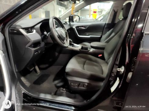 Used 2024 Toyota RAV4 XLE FWD image 3