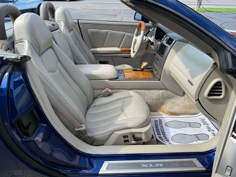 Used 2005 Cadillac XLR RWD image 39