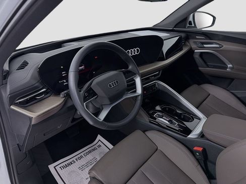 Used 2025 Audi Q5 Premium Plus w/ Premium Plus AWD/4WD image 9