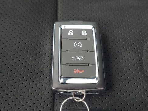 New 2025 Jeep Grand Cherokee Altitude AWD/4WD image 37