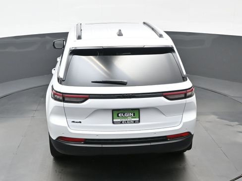 New 2025 Jeep Grand Cherokee Altitude AWD/4WD image 21