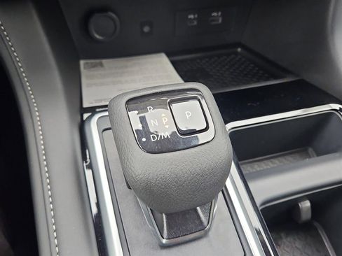 New 2025 Nissan Pathfinder SL w/ Black Appearance Package image 19