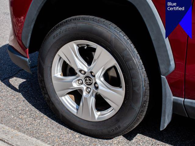 Used 2021 Toyota RAV4 XLE AWD/4WD image 5