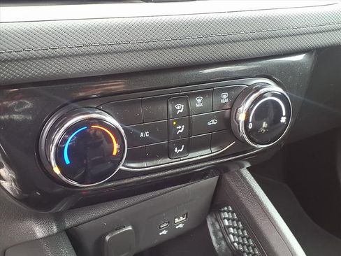 Used 2025 Chevrolet TrailBlazer LT image 9