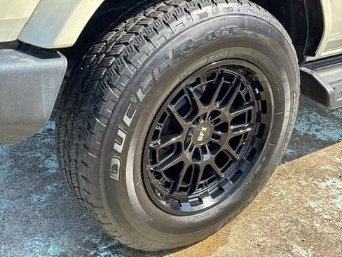 Used 2025 Ford Bronco Outer Banks AWD/4WD image 16