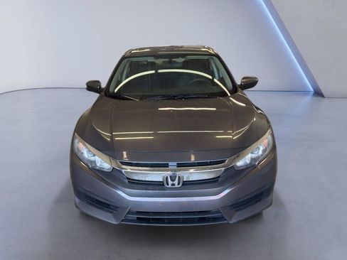 Used 2018 Honda Civic EX image 2