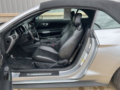 Used 2022 Ford Mustang Premium image 8