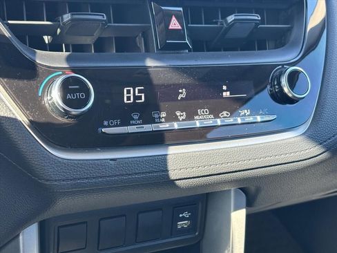 Used 2022 Toyota Corolla Cross LE w/ Moonroof Package image 18