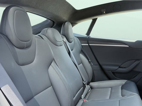 Used 2025 Tesla Model S AWD/4WD image 46