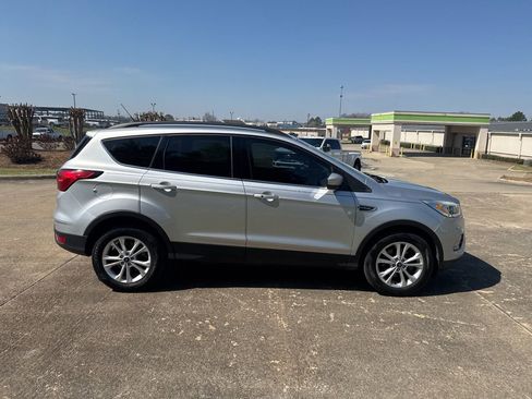 Used 2019 Ford Escape SEL image 10