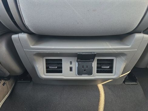 Used 2025 Chevrolet Silverado 1500 LT image 17