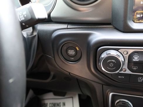 Used 2022 Jeep Gladiator Sport AWD/4WD image 29