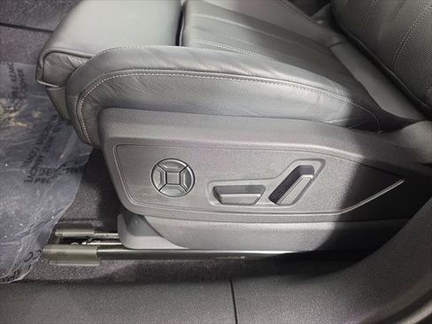 Certified 2025 Audi Q5 Premium Plus AWD/4WD image 17