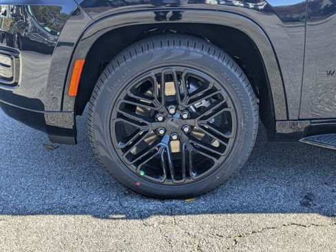 New 2025 Jeep Wagoneer Series II w/ Convenience Group I image 33