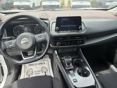 Used 2023 Nissan Rogue S FWD image 10