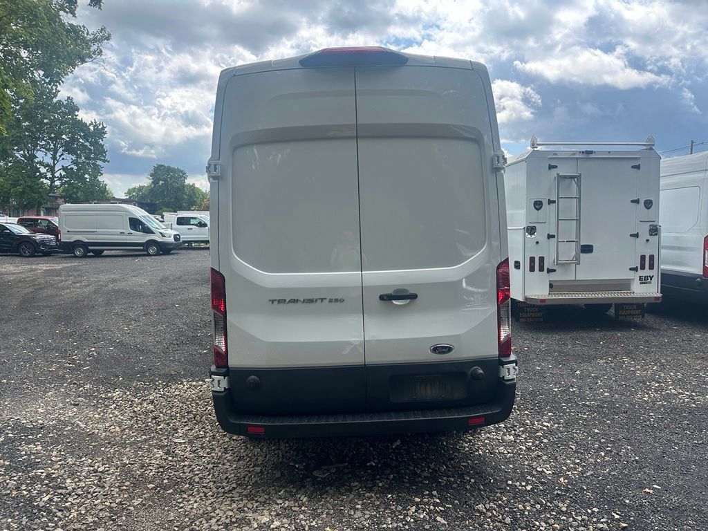 Used 2025 Ford Transit 250 148 High Roof RWD image 5