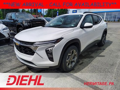 Used 2025 Chevrolet Trax LT w/ LT Convenience Package FWD image 1