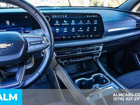 Used 2024 Chevrolet Traverse LT image 34