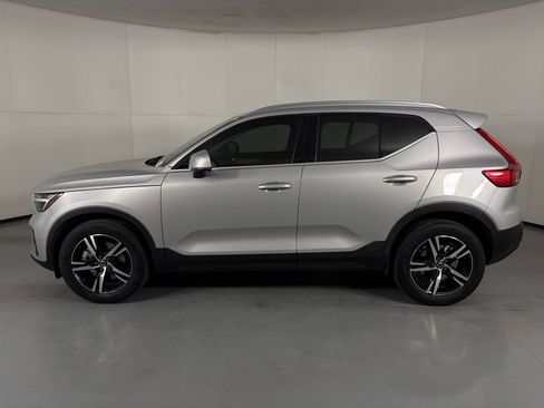 Used 2023 Volvo XC40 B5 Plus w/ Protection Package AWD/4WD image 5
