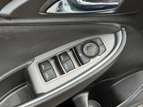 Used 2021 Chevrolet Malibu LT FWD image 15