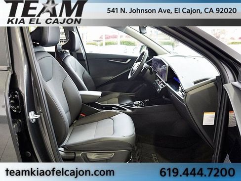 Certified 2025 Kia Niro Wind image 12