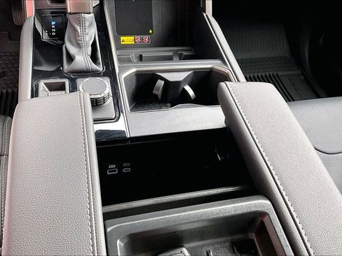 Used 2026 Toyota Tundra Limited AWD/4WD image 17