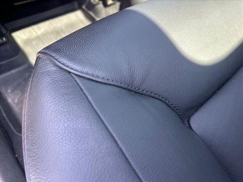 Used 2019 Volvo XC60 T5 Momentum FWD image 17