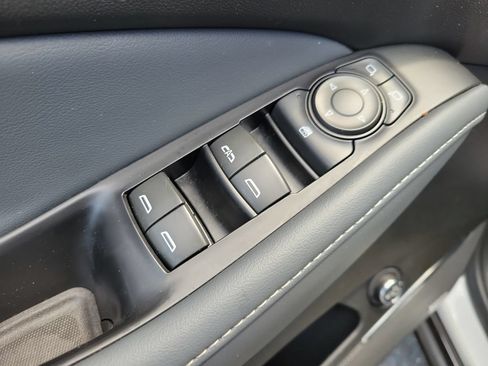 Used 2022 Buick Enclave Essence w/ Experience Buick Package FWD image 35