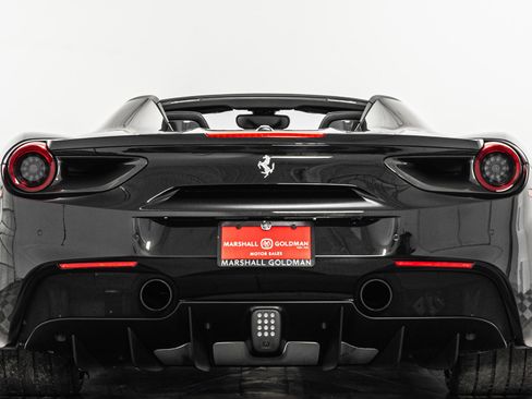 Used 2018 Ferrari 488 Spider image 8