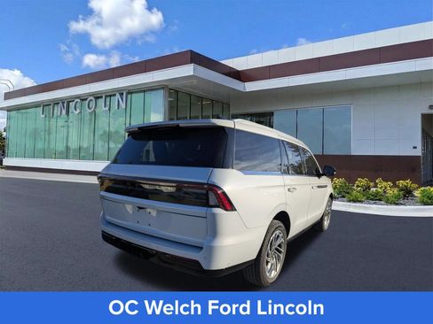 Certified 2025 Lincoln Navigator Reserve AWD/4WD image 5