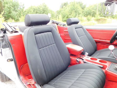 Used 1990 Ford Mustang LX RWD image 13