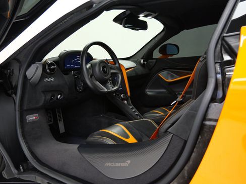Used 2022 McLaren 720S Performance RWD image 24
