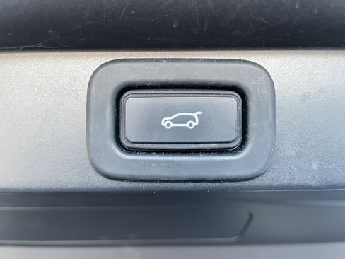 Used 2023 Land Rover Range Rover SE image 38