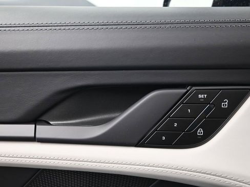 New 2026 Porsche Taycan image 18