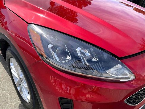 Used 2022 Ford Escape SE FWD image 29