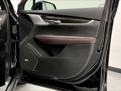 Used 2023 Cadillac XT6 Premium Luxury w/ Technology Package FWD image 23