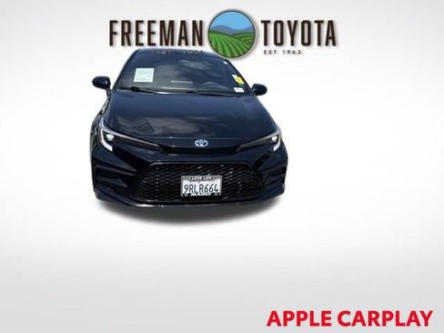 Used 2025 Toyota Corolla SE FWD image 3
