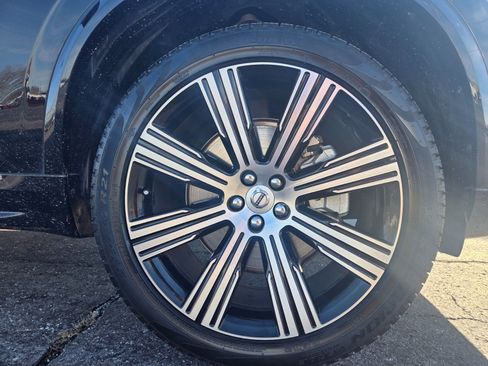 Used 2024 Volvo XC90 B6 Ultimate w/ Protection Package Premier image 24