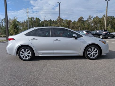 Used 2022 Toyota Corolla LE FWD image 4