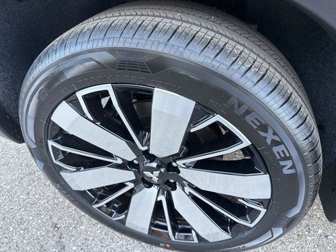 New 2026 Mitsubishi Outlander SE FWD image 13