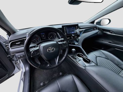 Used 2023 Toyota Camry SE FWD image 9