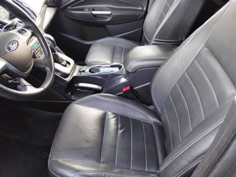 Used 2014 Ford Escape Titanium w/ Equipment Group 401A AWD/4WD image 34