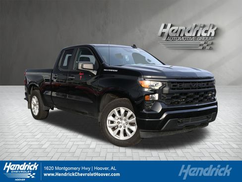 Used 2022 Chevrolet Silverado 1500 Custom image 1