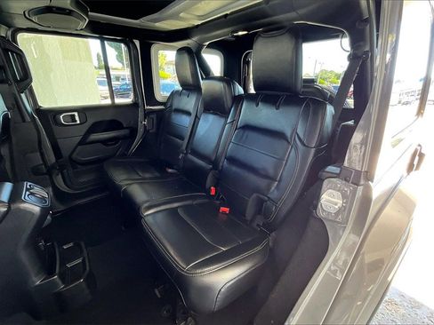 Used 2021 Jeep Wrangler Unlimited Sahara image 22
