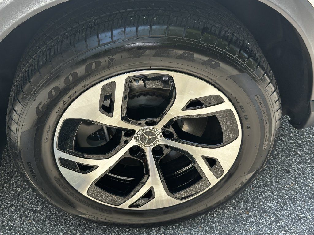 Certified 2025 Mercedes-Benz GLC 350e 4MATIC image 23