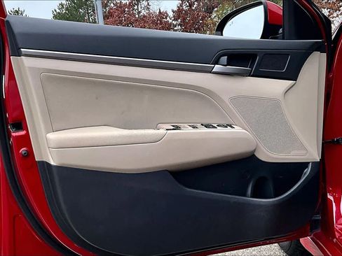 Used 2018 Hyundai Elantra SEL image 21