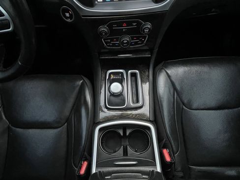 Used 2020 Chrysler 300 Limited image 19