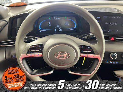 Used 2024 Hyundai Elantra SE FWD image 24