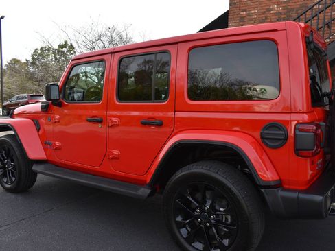 Used 2025 Jeep Wrangler Unlimited Sahara image 31